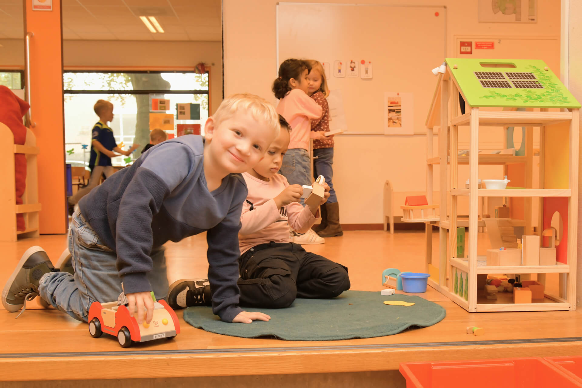 Kijkje in onze school  11-speelhoek kleuters